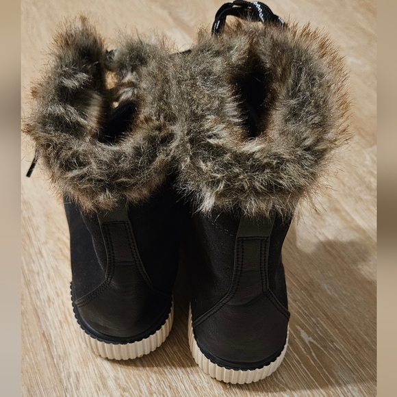 Journee Collection Women's Foam Glacier Winter Boot Size 8 - Picture 4 of 7